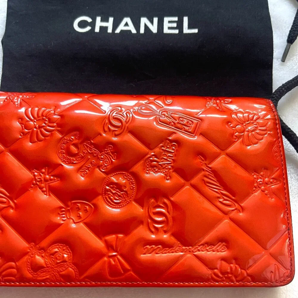 CHANEL Patent Leather Mademoaelle Lucky Symbols Bi-Fold Wallet